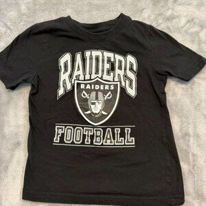 Raiders NFL Youth Shield Logo Graphic T-Shirt Black Size Medium 5/6 Football